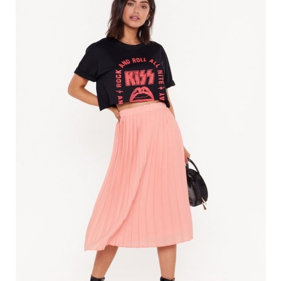 Nasty Gal Dresses & Skirts - NASTYGAL Pleated High Waist Mid Skirt Peachy elegant m semi formal flare sz 8